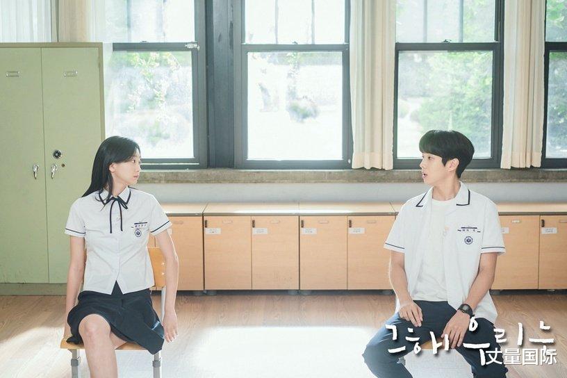 那年我们|《那年我们》剧中隐藏细节解析！国延秀爱上崔雄全因为一碗拌面？