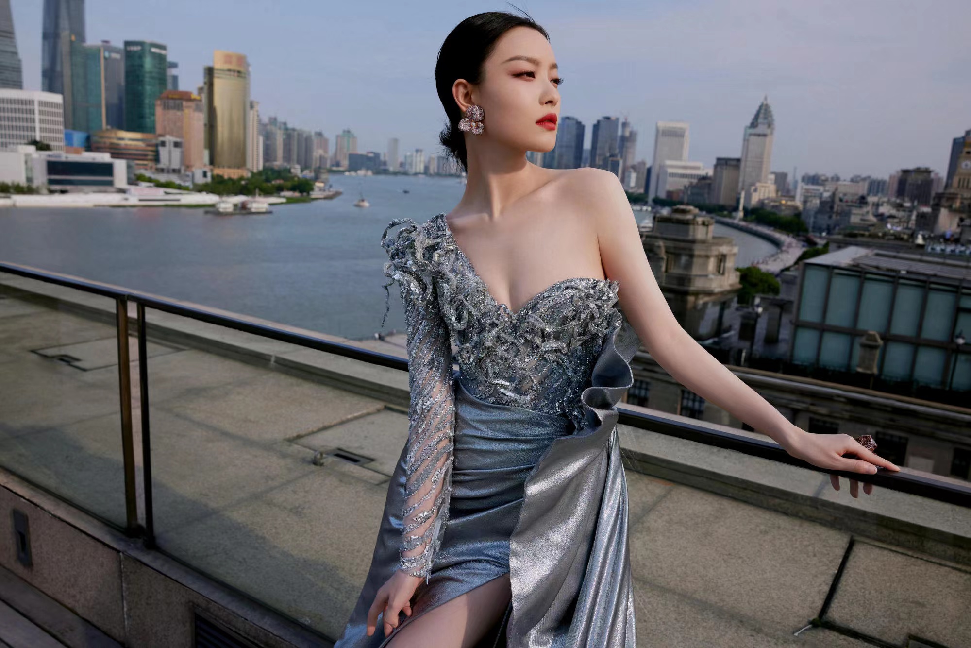 倪妮|第六代“谋女郎”倪妮，气场高级更霸气，不愧“巩俐第二接班人”