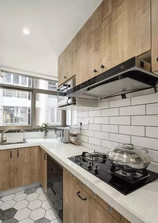 装修完，才知道橱柜居然可以这样装，知道太晚浪费了不少钱