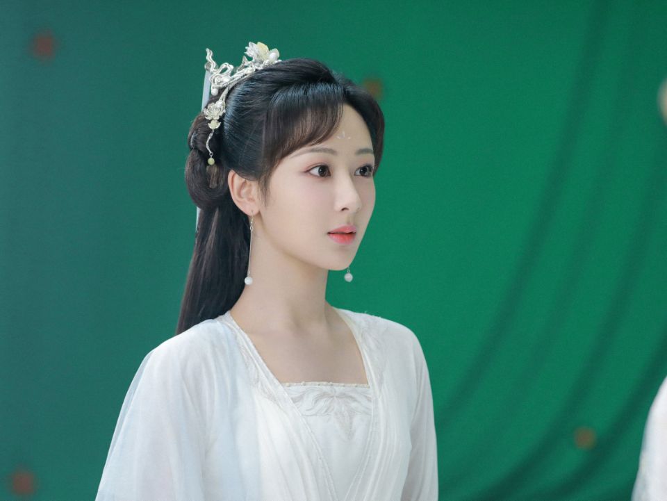 玫瑰的故事|杨紫、王鹤棣即将合作,出演《玫瑰的故事》,致敬张曼玉版本