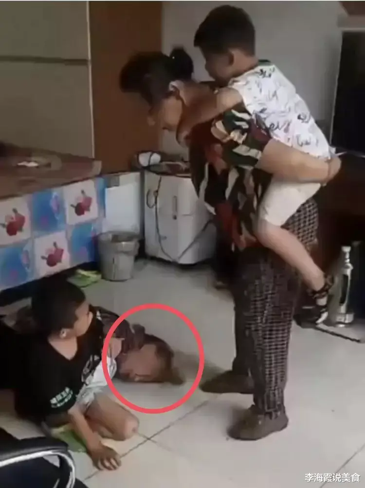 太可怕了!10岁孙子将奶奶活活勒死,旁边的同伴边笑边淡定拍视频