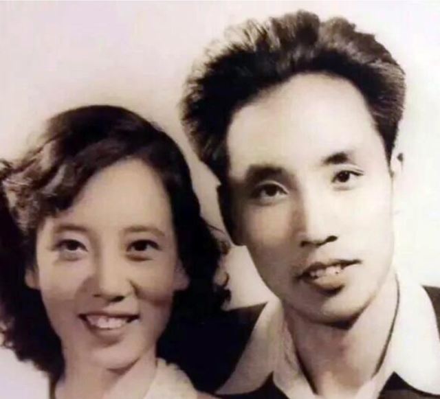 戴安娜王妃|葛优：自己“丁克”半辈子，却帮傅彪养了17年儿子，他图什么？