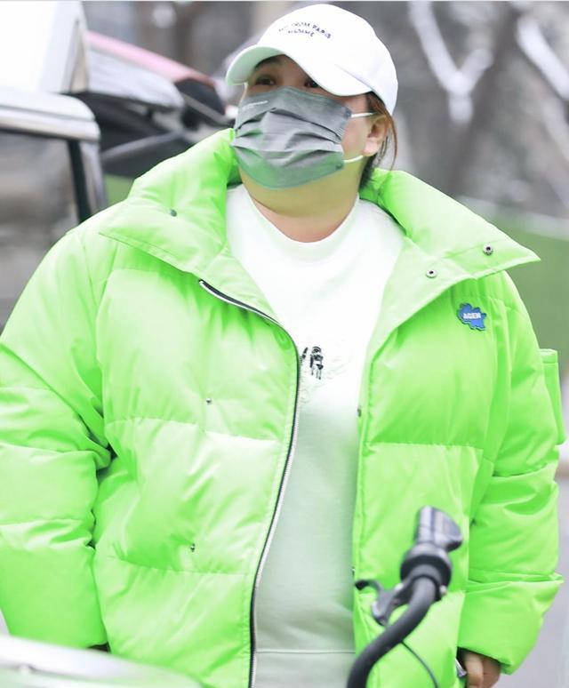 张小斐|春晚第二次联排：张小斐外套过万，朱一龙穿校服，宋茜像肉松面包