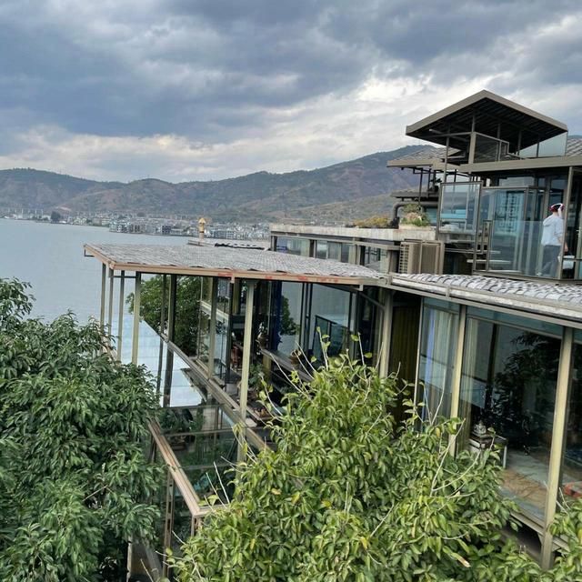 杨丽萍|63岁杨丽萍在大理的豪宅火了，网友：这生活，简直就是人间理想！