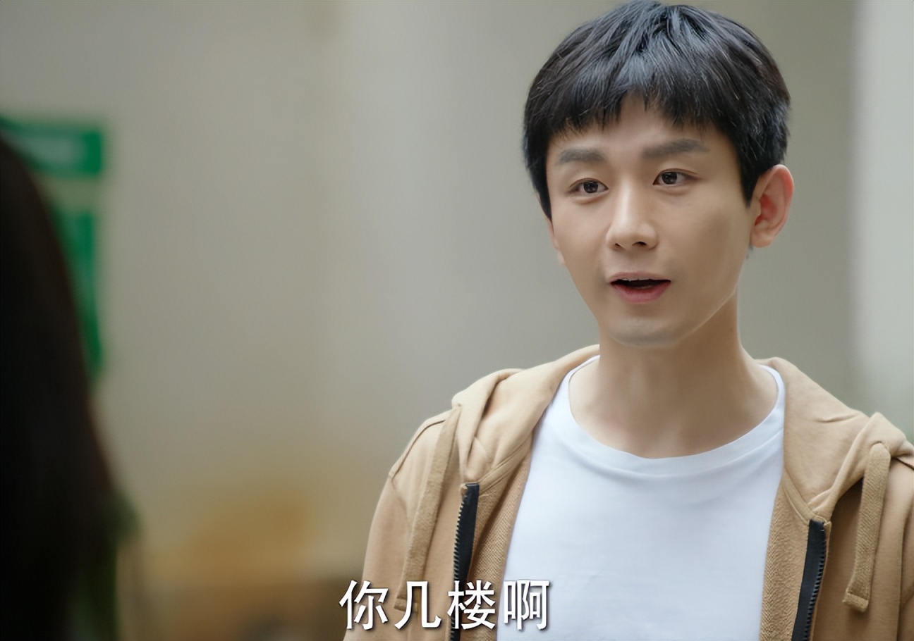 靳东|靳东又甩出王炸剧，才播2集，收视口碑齐飞，老戏骨演技惊艳四座