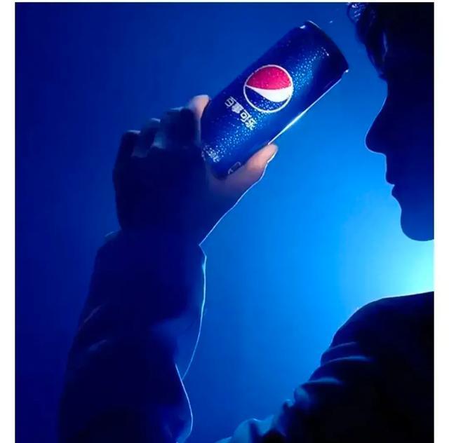 肖战|肖战解锁四月第一个代言,《余生》播放量成功破30亿!