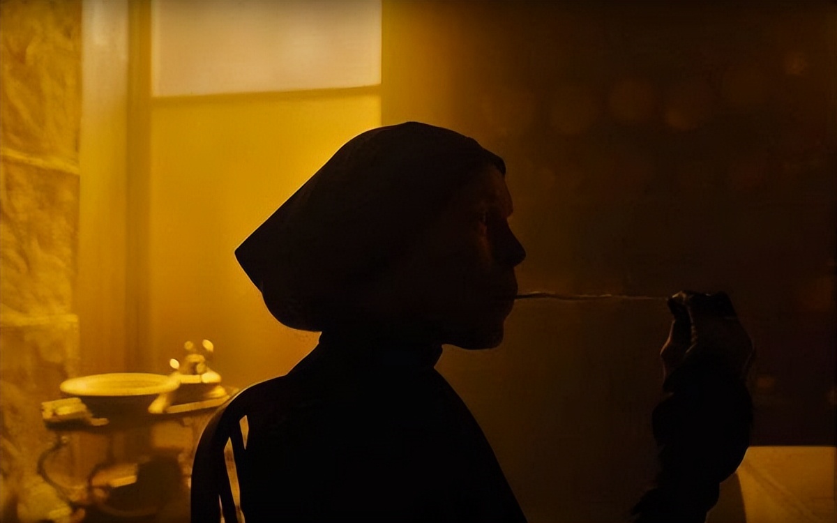 战栗糖果屋|《战栗糖果屋》影评：戴小粉红帽的美丽小女孩的故事