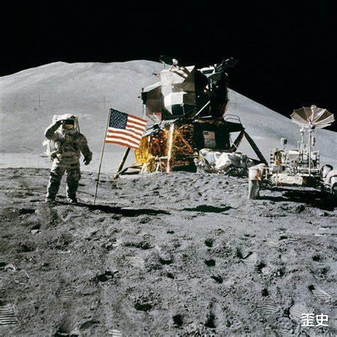 第一位遇难的航天员,课文《悲壮的两小时》主角,有两个幼稚错误