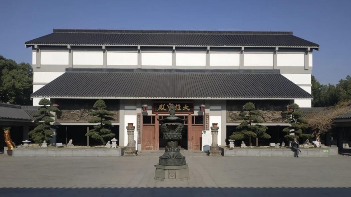 云南|上海一座以老工厂改建的寺庙，佛塔曾是电梯井，开国内寺院之先河