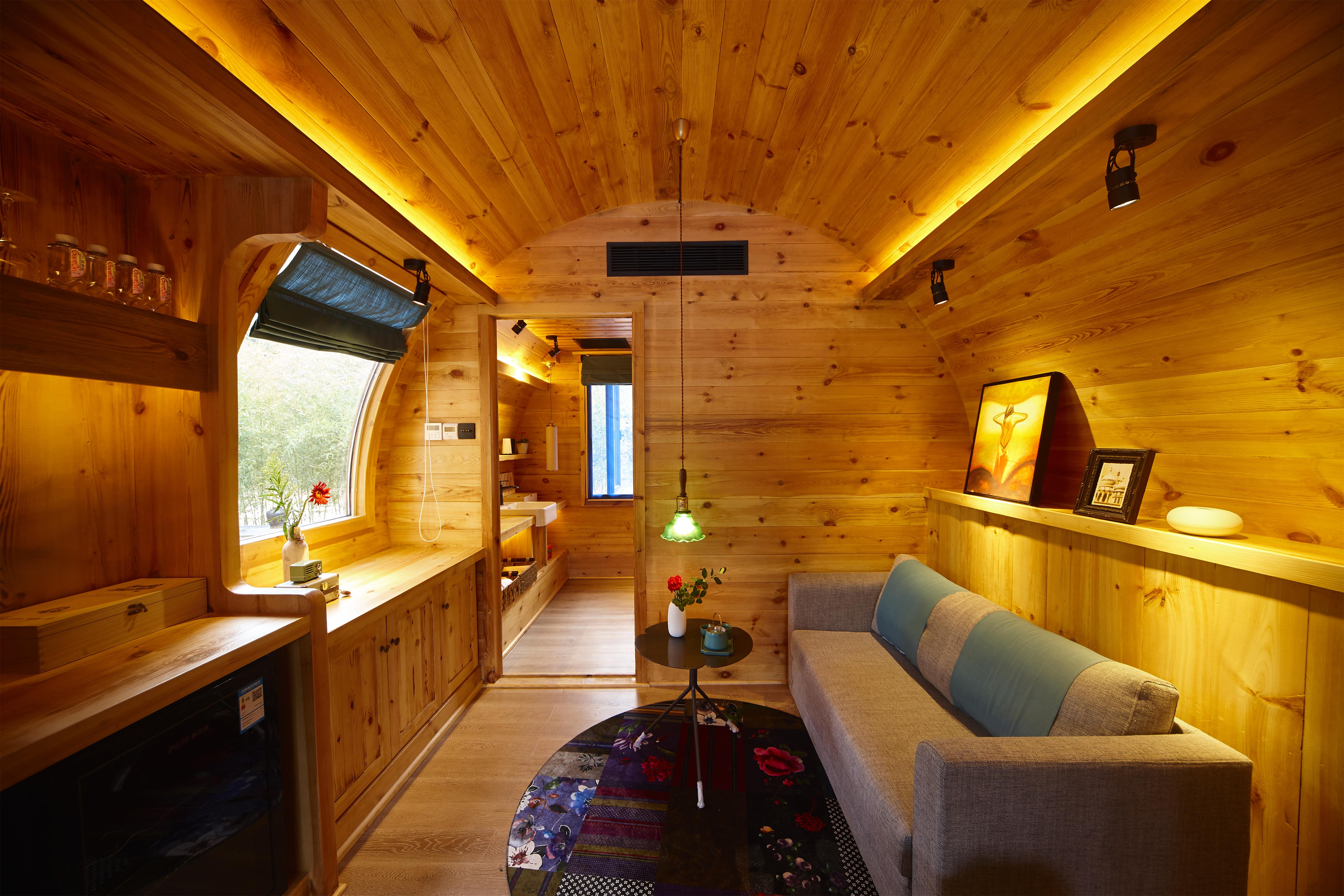 情侣|情侣民宿 | 住进被浪漫微醺的红酒桶里