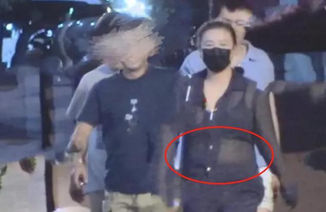 马思纯|34岁马思纯现状曝光！穿透视装身材臃肿腰挂游泳圈，疑受抑郁所致