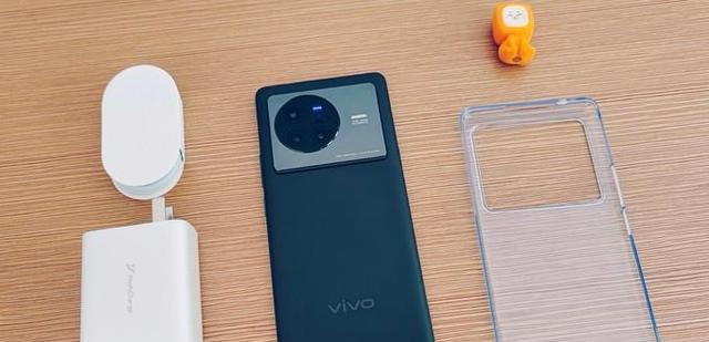 小米科技|是vivo提升了，还是小米在溢价，小米12和vivoX80到底如何选择？