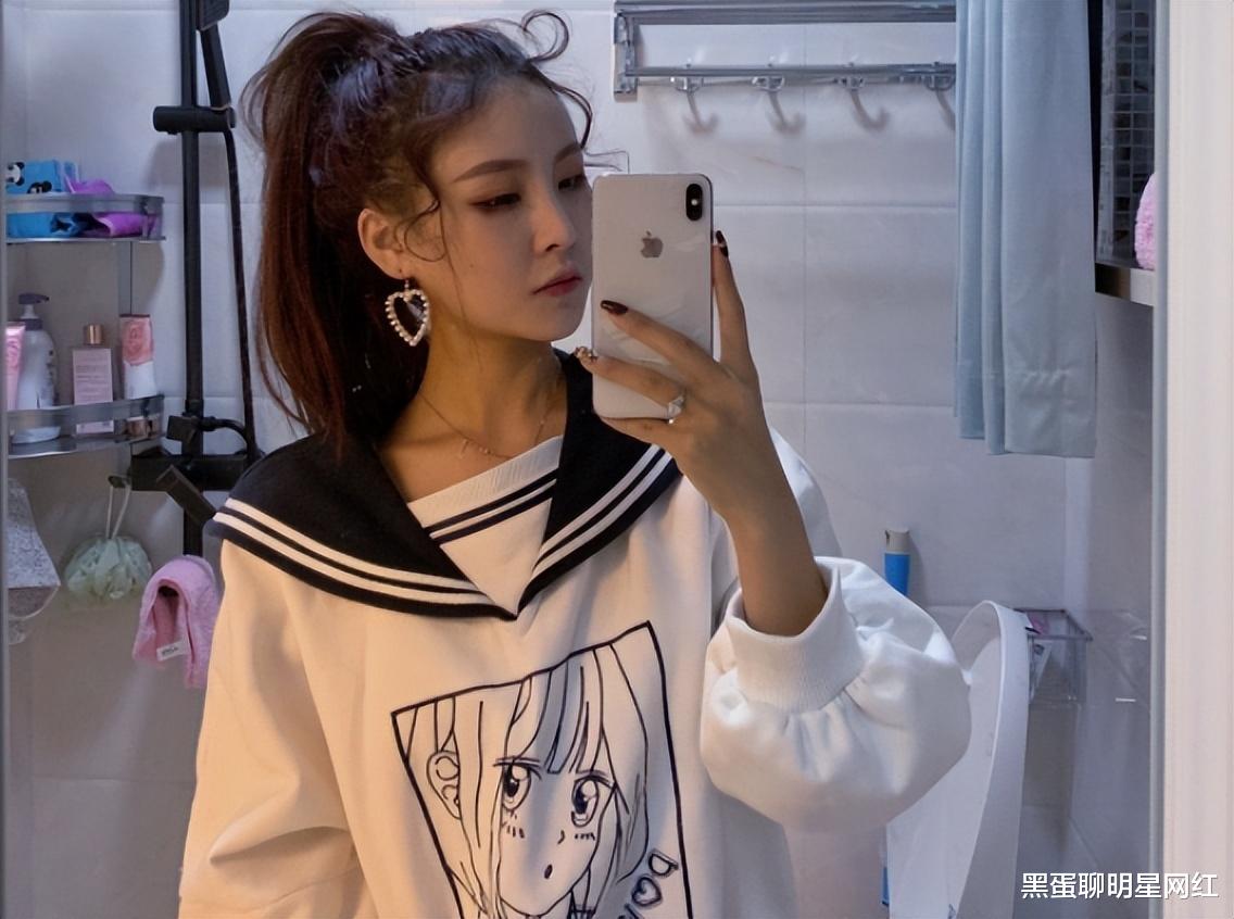 猫妹妹|网红猫妹妹宣布回归，为感恩师傅辛巴，献唱《父亲》，网友：荒诞