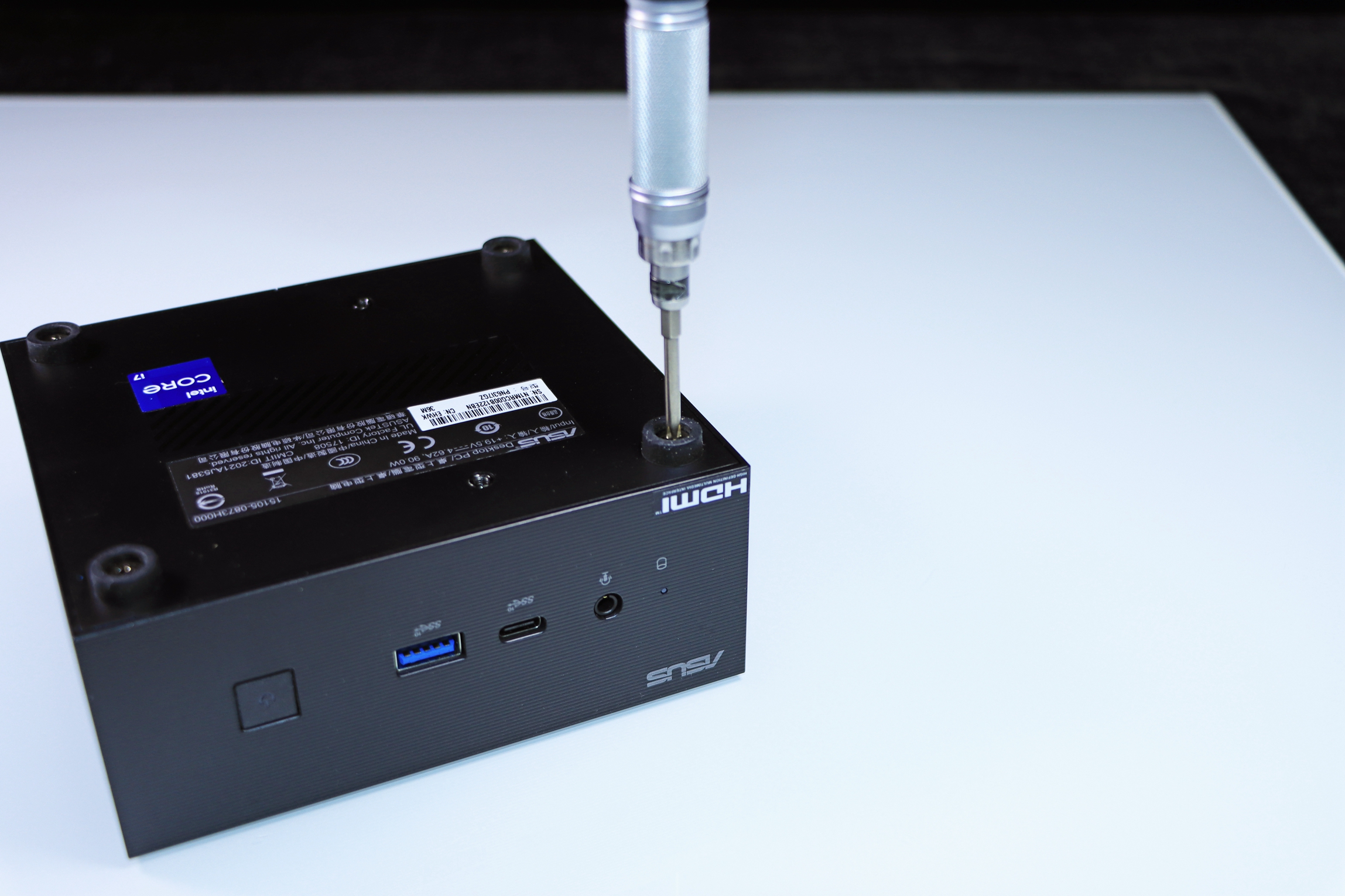 vivo|0.9L 体积!新潮 & 极简的 MiniPC——华硕 PN63