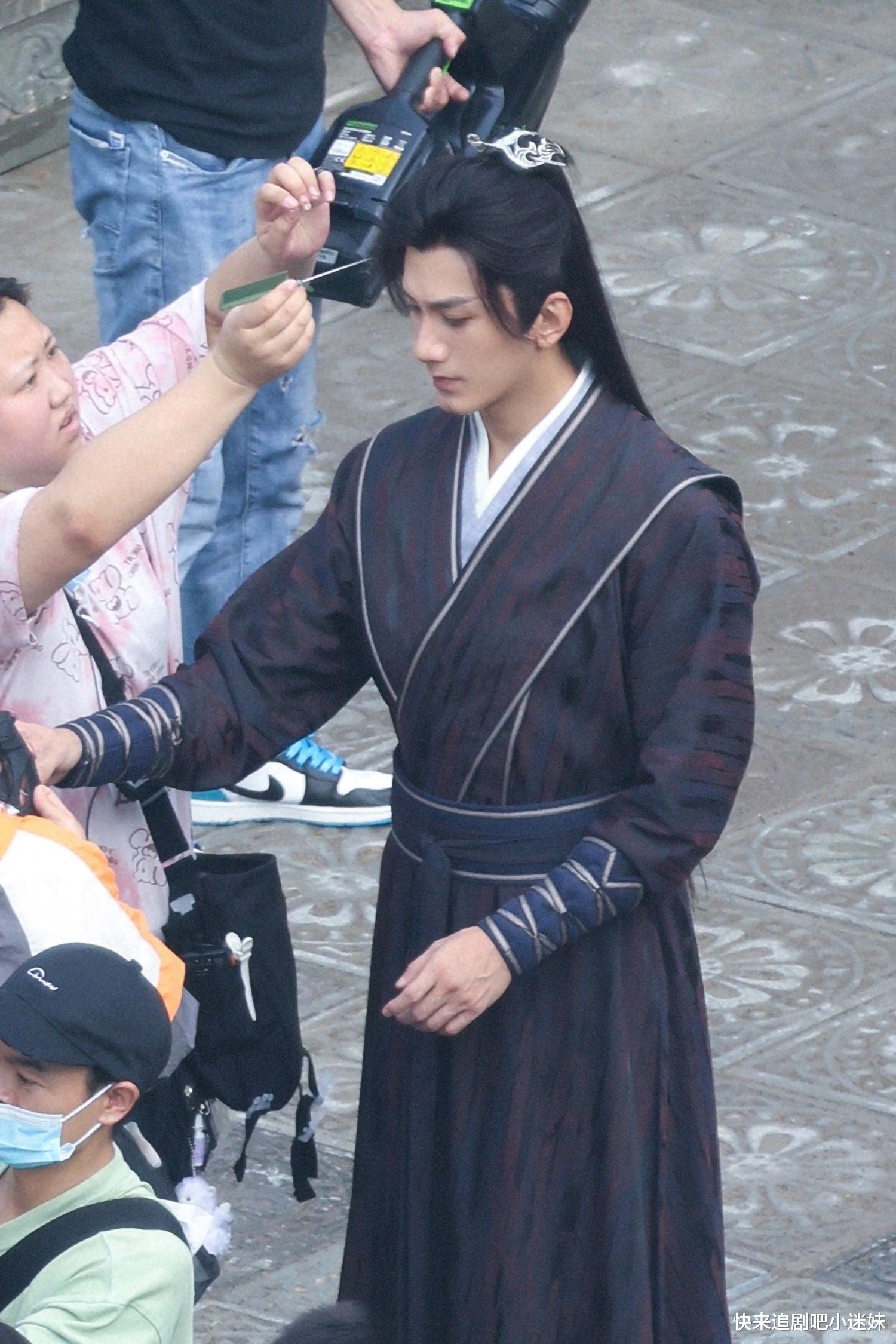 成毅|《莲花楼》由欢瑞投资拍摄，三位男演员造型曝光，成毅挑大梁