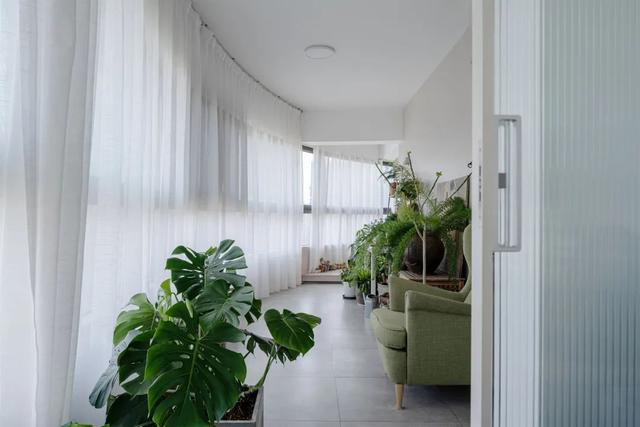 她家176㎡,全屋不做造型,只刷乳胶漆,效果反而高级又大气,晒晒