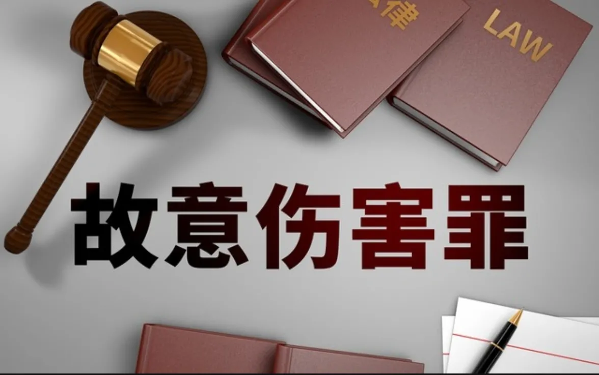 江苏连云港,男子陶某骑着自己的电动车去菜市场买菜