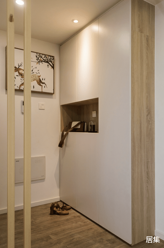 邻居看了他家的装修直呼后悔,简直太完美了,东西再多也不怕