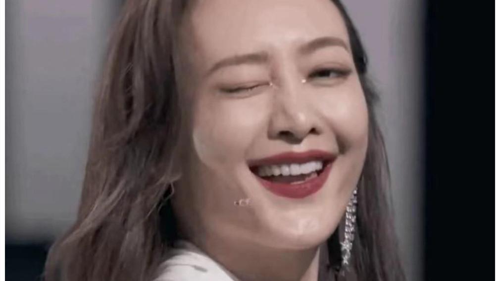 杨钧钧|“油腻女星”巅峰对决：四千年实力超群，有人1分钟抛17个媚眼