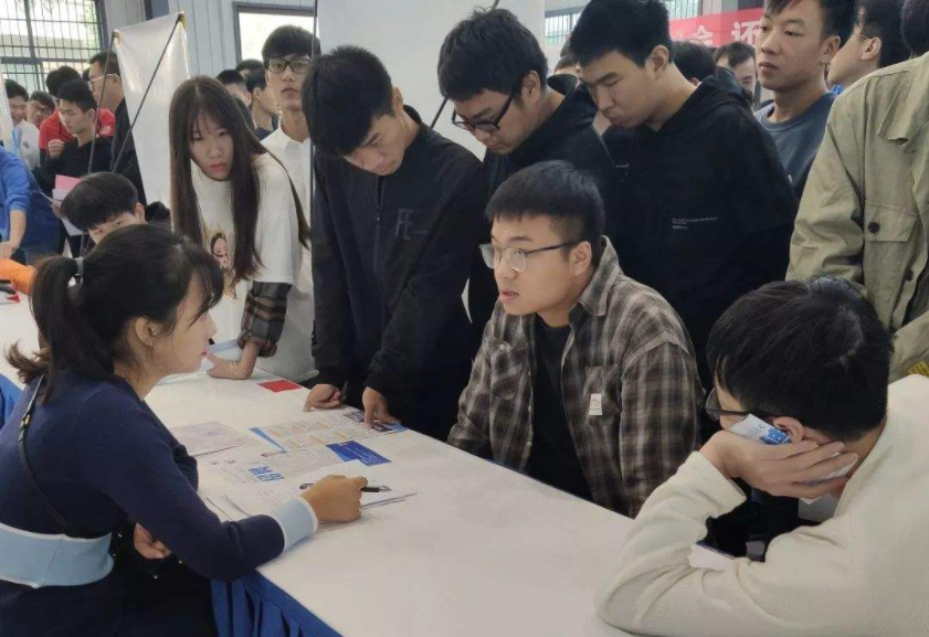 大学生|吃亏后才明白，校招和社招的差距天壤之别，后悔当初没听老师的话