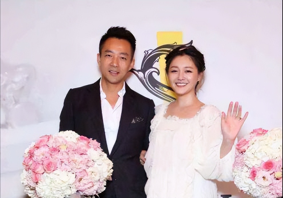 汪小菲|汪小菲炮轰大S韩国老公:窝囊废吃软饭 连睡觉的床垫都是我买的