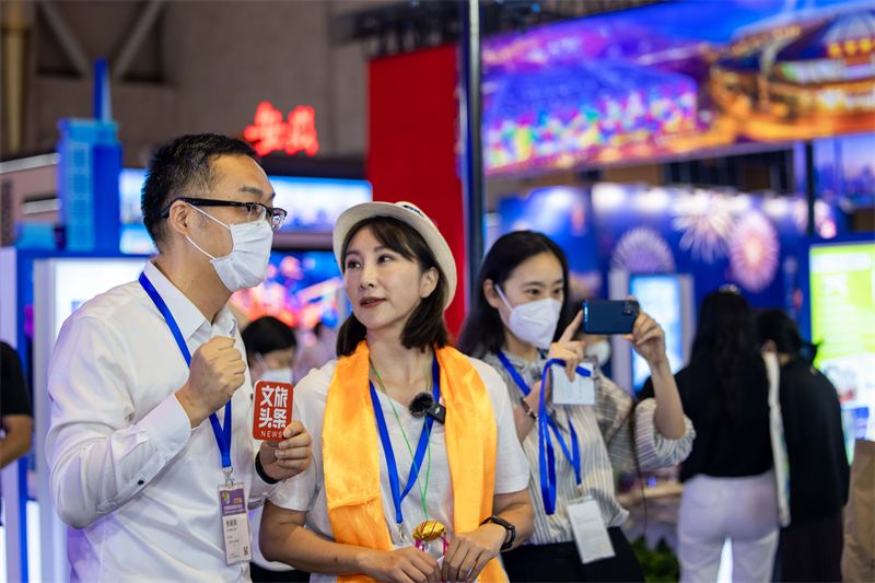 洪江|2022旅交会首日 超451万网友跟着直播云探馆
