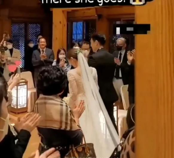 孙艺珍|孙艺珍怀孕抛下玄彬秘密行踪曝光!神隐2个月露脸明显孕肚藏不住