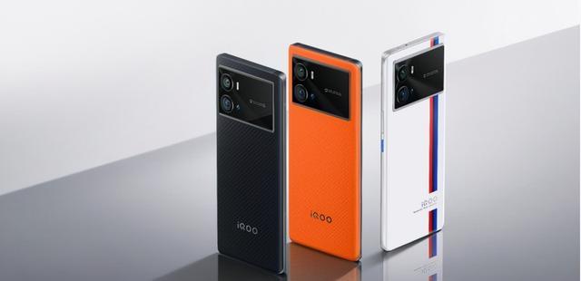 小米科技|小米12和iQOO9相比，该如何选择？