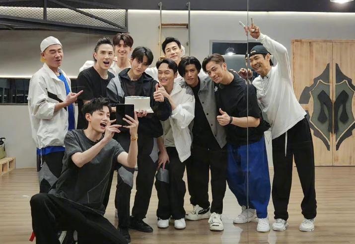 mike|泰国演员Mike改名吴翊歌,全力发展内地事业,吴京儿子却被黑