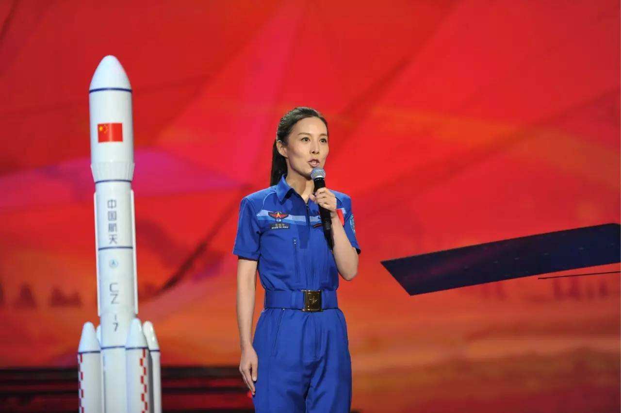 航天员王亚平有多重要?国家二级警卫保护,食物未经检验不能食用