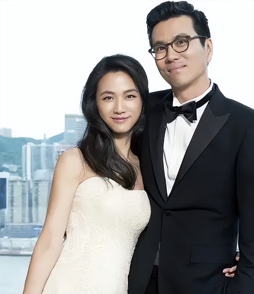 汤唯|汤唯挽男星现身韩国淡妆如少女,罕谈老公一脸甜蜜,力破婚变传闻