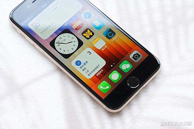 iPhoneSE|iPhone SE3标准版卖断货:没有不好的手机,只有不好的价格!