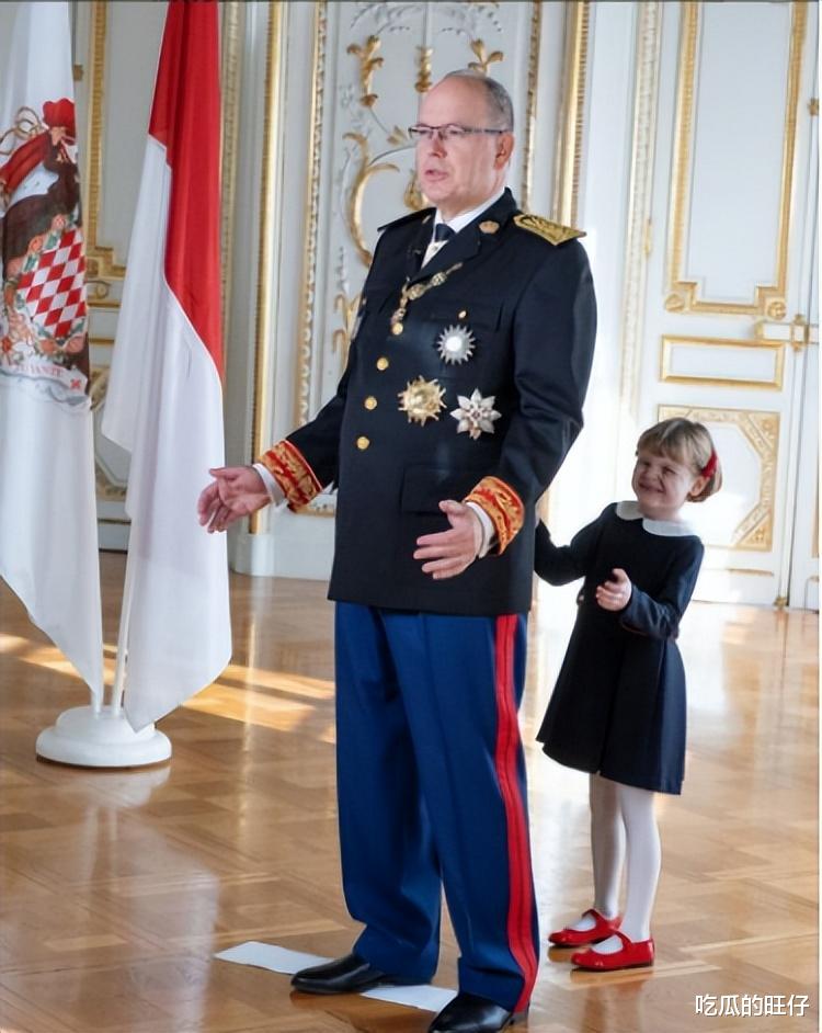 夏琳|夏琳:生下拯救摩纳哥王室的龙凤胎,却被丈夫伤透心,44岁很憔悴