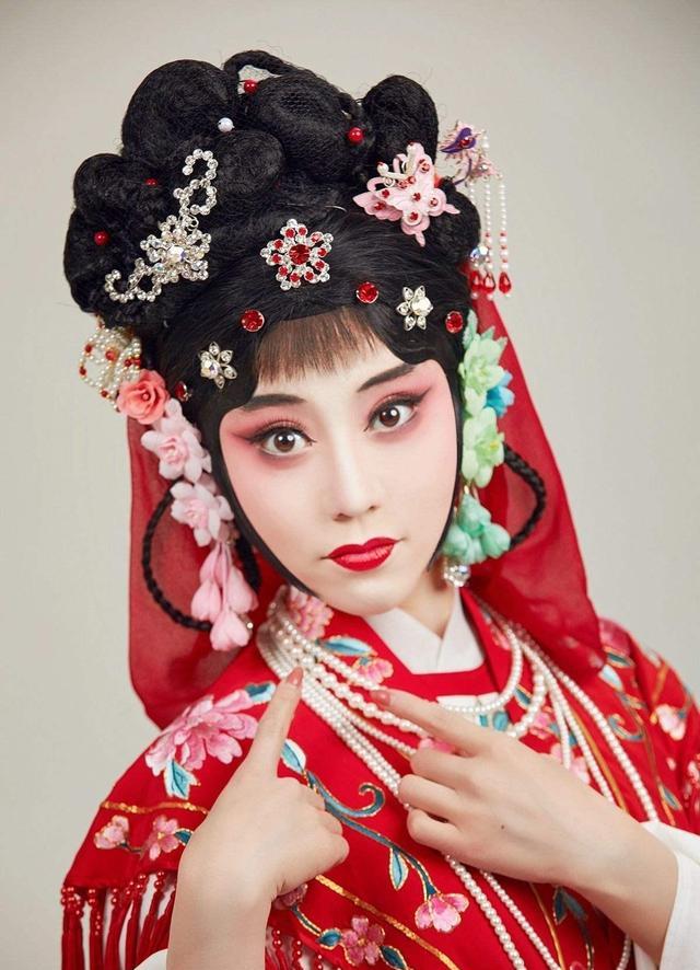 京剧|京剧名家王梦婷为何被造谣？其实皆因近些年其和郭德纲合作最多