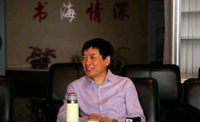 曹文轩|知名文学家曹文轩翻车,多本儿童书涉黄,童话大王郑渊洁说出实情