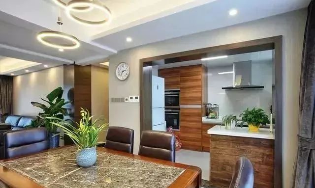 130平新房,漂亮的让人嫉妒,头一回见这么上档次的客厅!