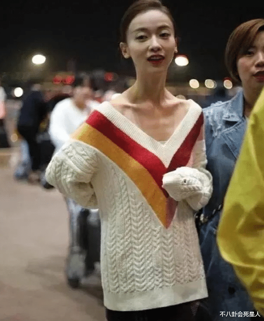 |瘦而不柴的女星身材赏心悦目，排骨胸、大头娃娃、畸形后背快走开