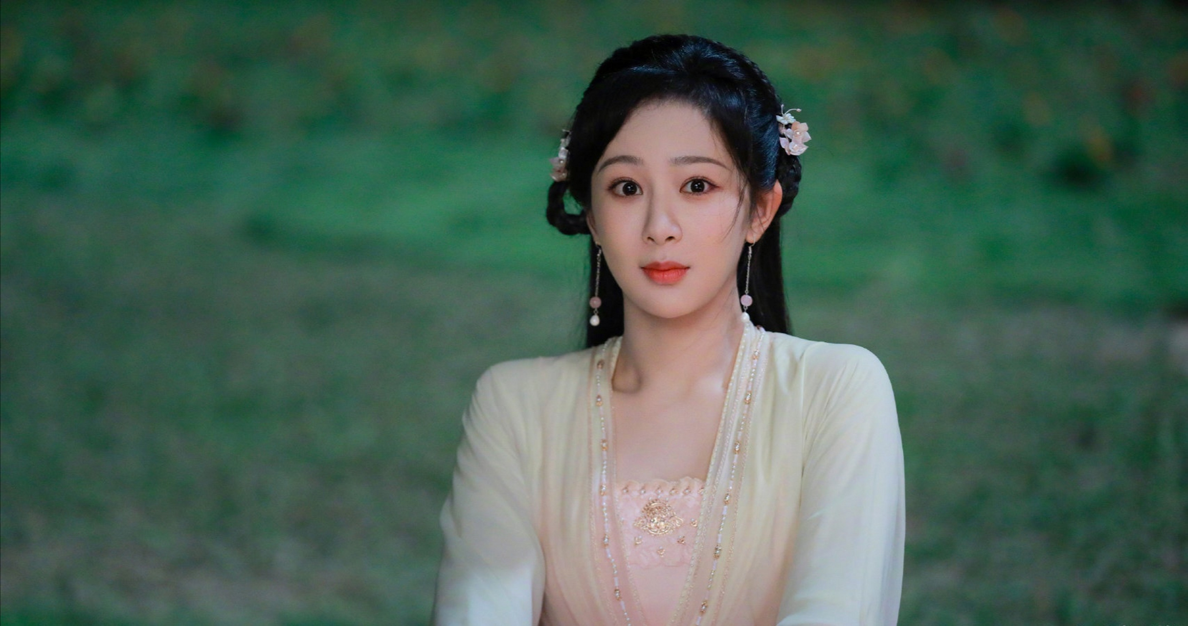 肖战|杨紫《沉香》被曝定档，肖战《玉骨遥》紧随其后，你期待哪部？