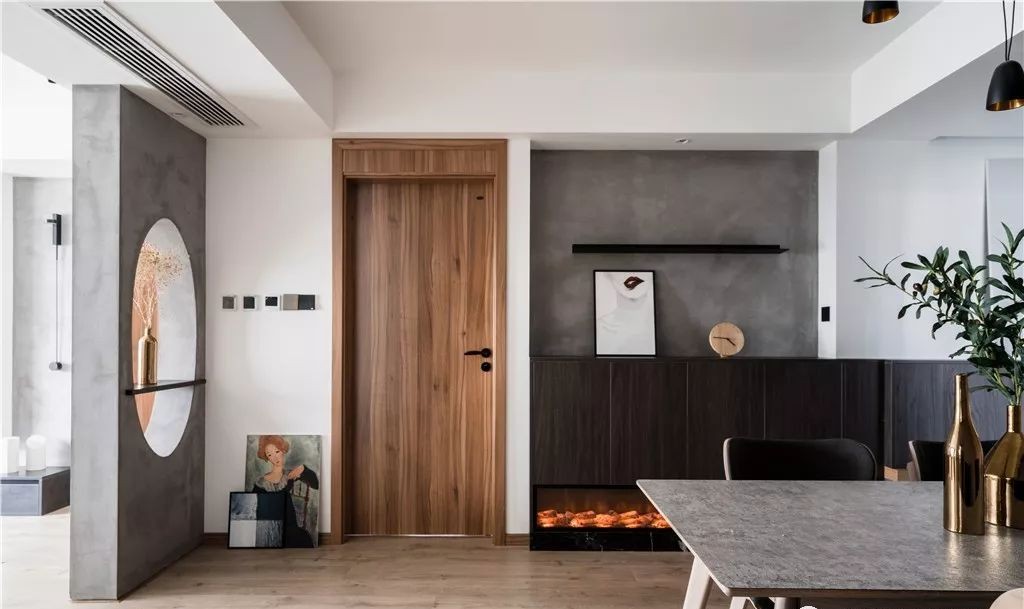 140㎡三房改四房，水泥灰+木色，展现“侘（chà）寂”之美