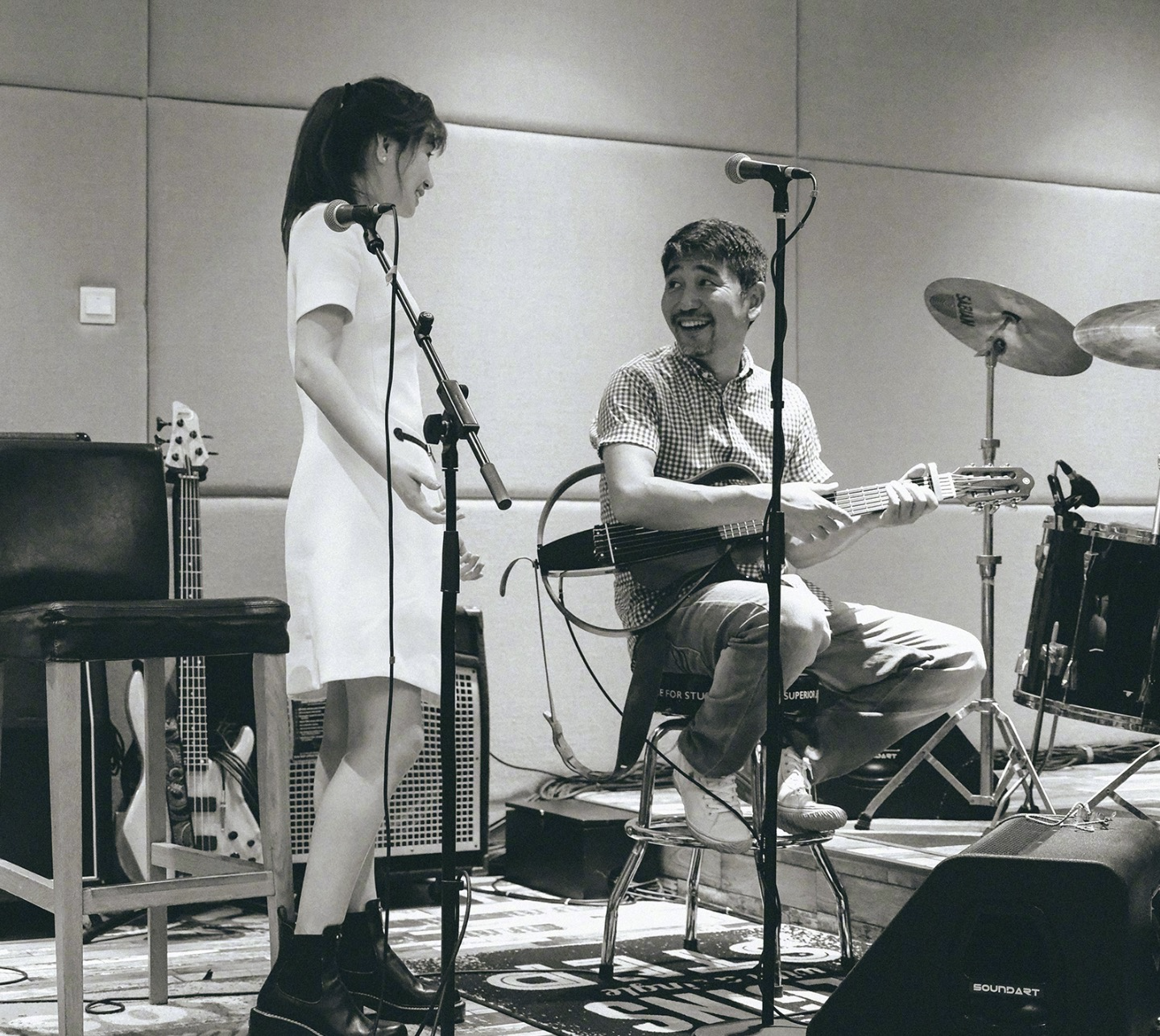 |沙宝亮官宣与戴笑盈新恋情，间接辟谣婚内出轨，二人年龄相差16岁