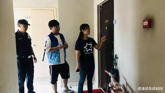 多地出现“擦油烟机”女子,网友说很恐怖,她们真实目的是啥?
