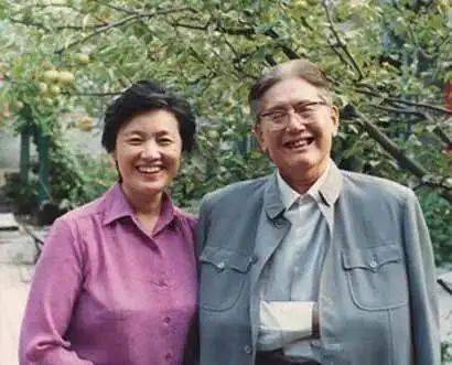 张扬|陈凯歌61岁前妻洪晃疑似精神出问题？