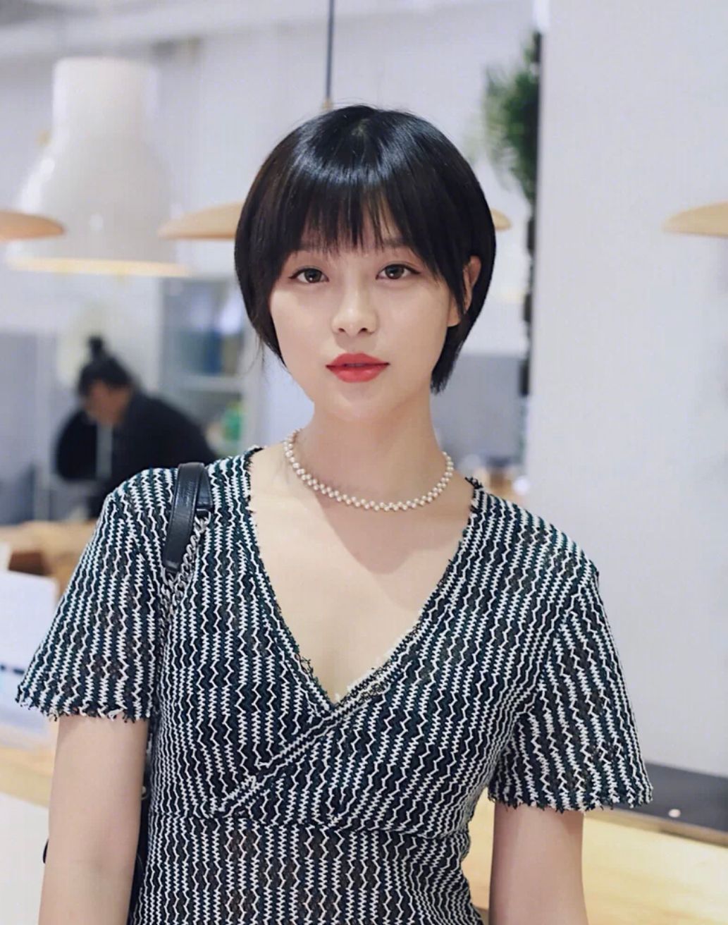 长裙 建议过了50岁的女人：不穿艳装，不戴金器，不留长发，老了也优雅
