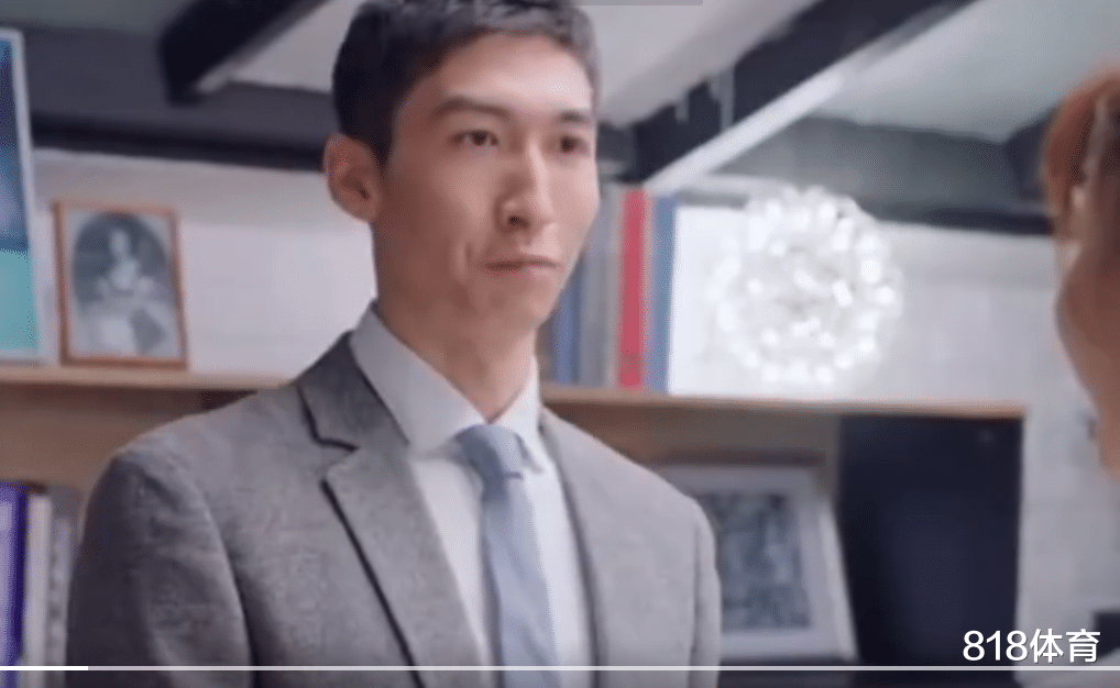 江疏影|笑喷! 武大靖曾在江疏影电视剧中演武大竞, 说台词背课文+霸王龙式握手