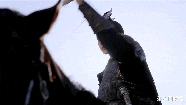 唐嫣|吃空气、假开车、骑假马、戴假肩胛骨，内娱明星拍戏有啥是真的？