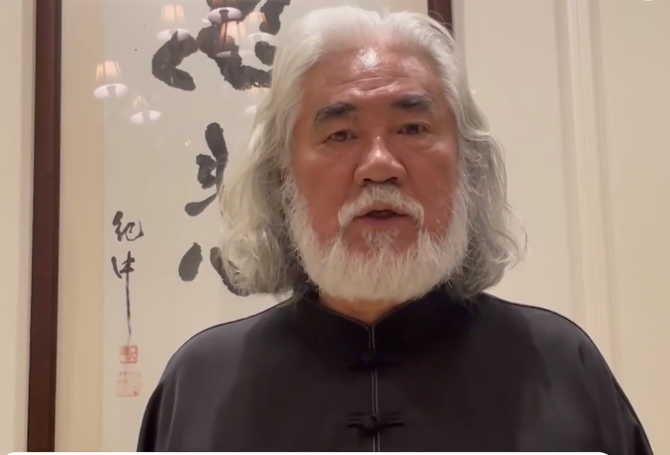 张纪中|张纪中要老婆买便宜衣服：家里有仨孩子要养活嘞！不拍戏该带货了