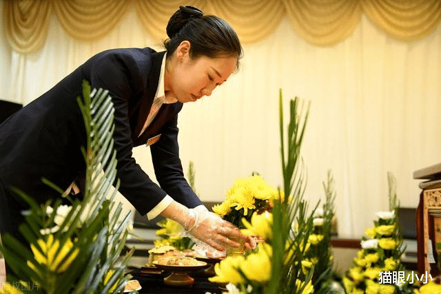 招聘|殡仪馆有五险一金，但报名需要2个条件，一般人想去去不了