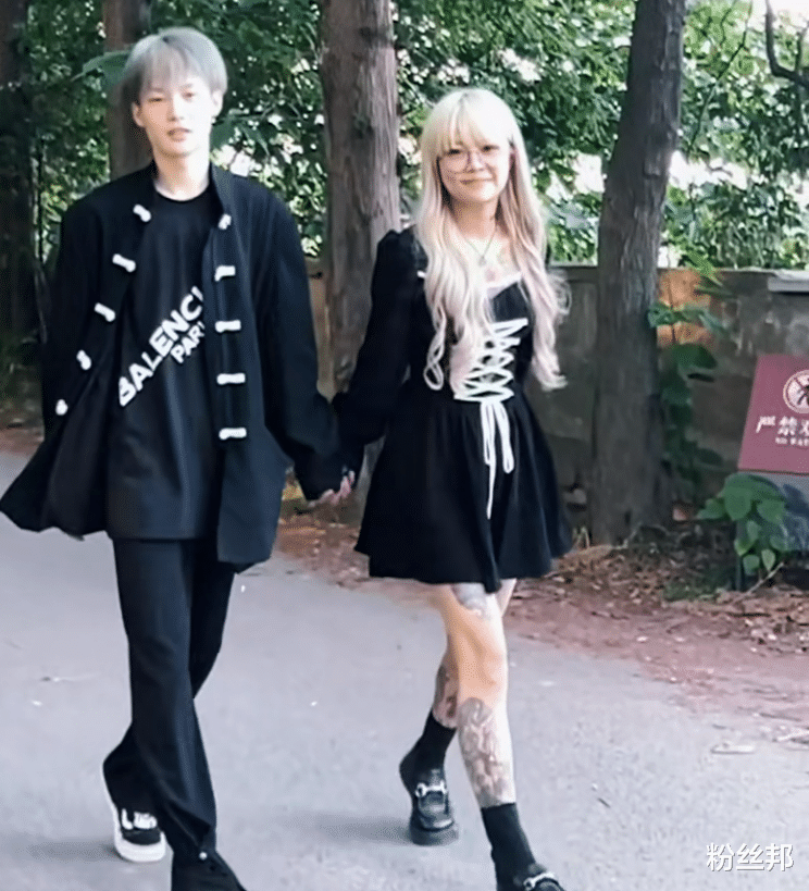 富二代|女网红爆料男友家世，是富二代家里有山庄，他爸有纹身“满背龙”