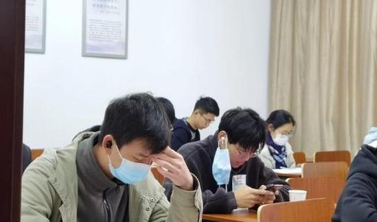 衬衫|公务员要出现“新变化”?预计2022年全面实行,铁饭碗还香吗?