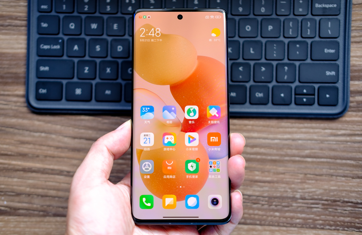 郭台铭|在互联网时代，小米手机抓住了机遇，非常自信地推出自己的产品